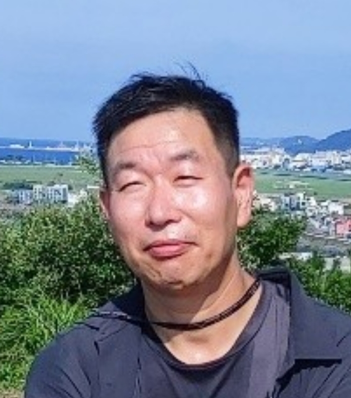 손창근  사진