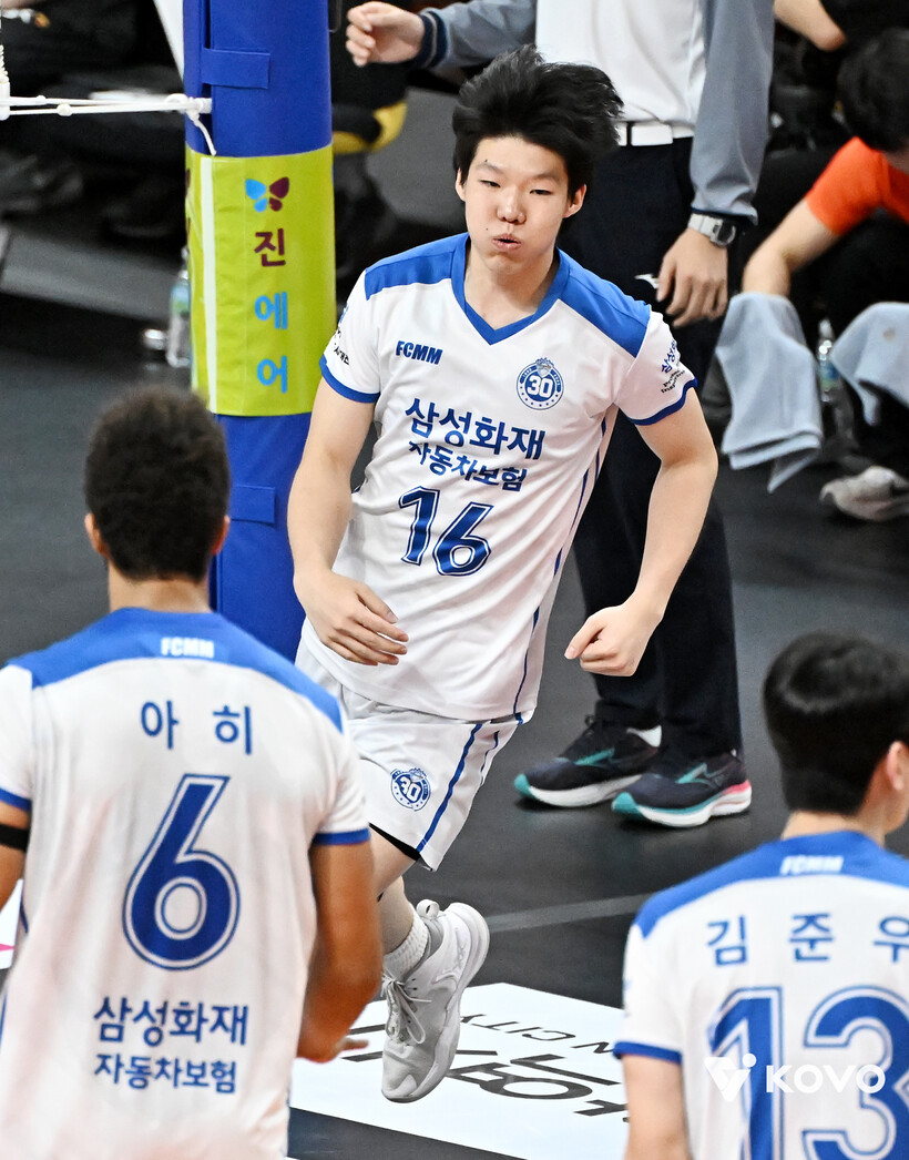 [배구부]'패했지만…' 삼성화재 또 다른 유망주 이윤재 V-리그 데뷔전 대표이미지